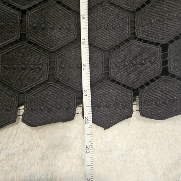 Anne Klein Black Hexagon Lace Long Sleeve Blouse Minimalist Business Casual Work - Picture 7 of 8